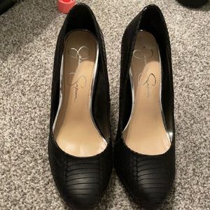 Jessica Simpson pumps